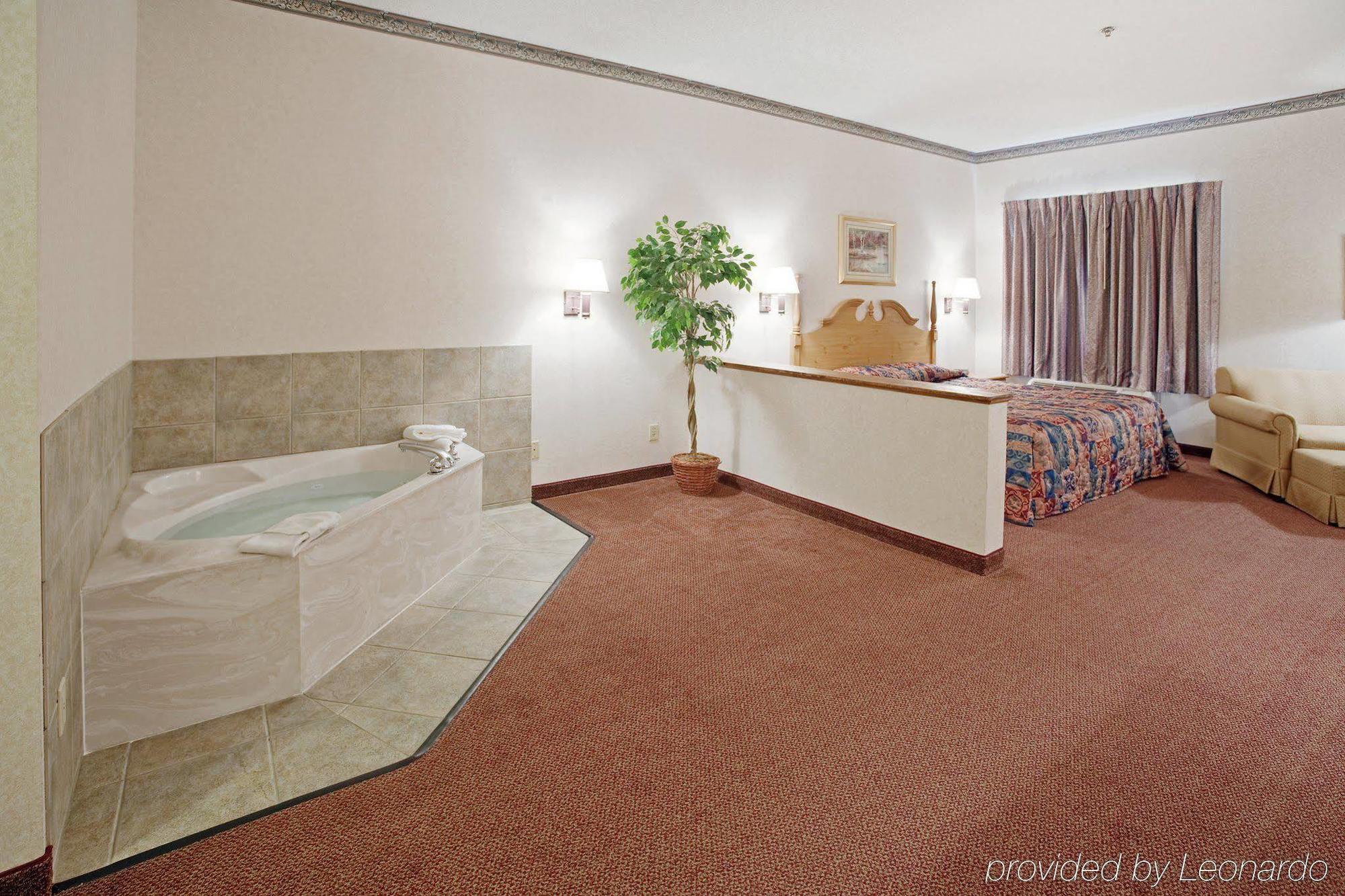 Quality Inn & Suites Kilgore-Longview Room photo